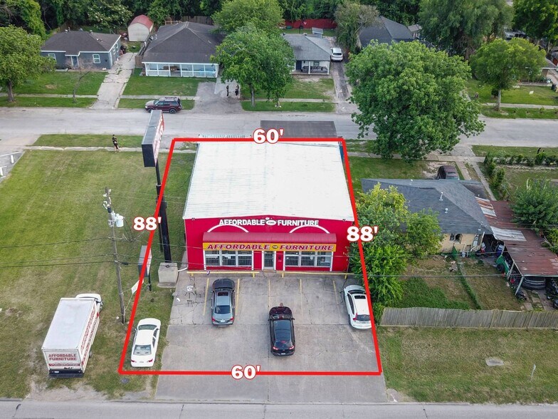 10722 E I-10 Fwy, Houston, TX for sale - Building Photo - Image 2 of 24