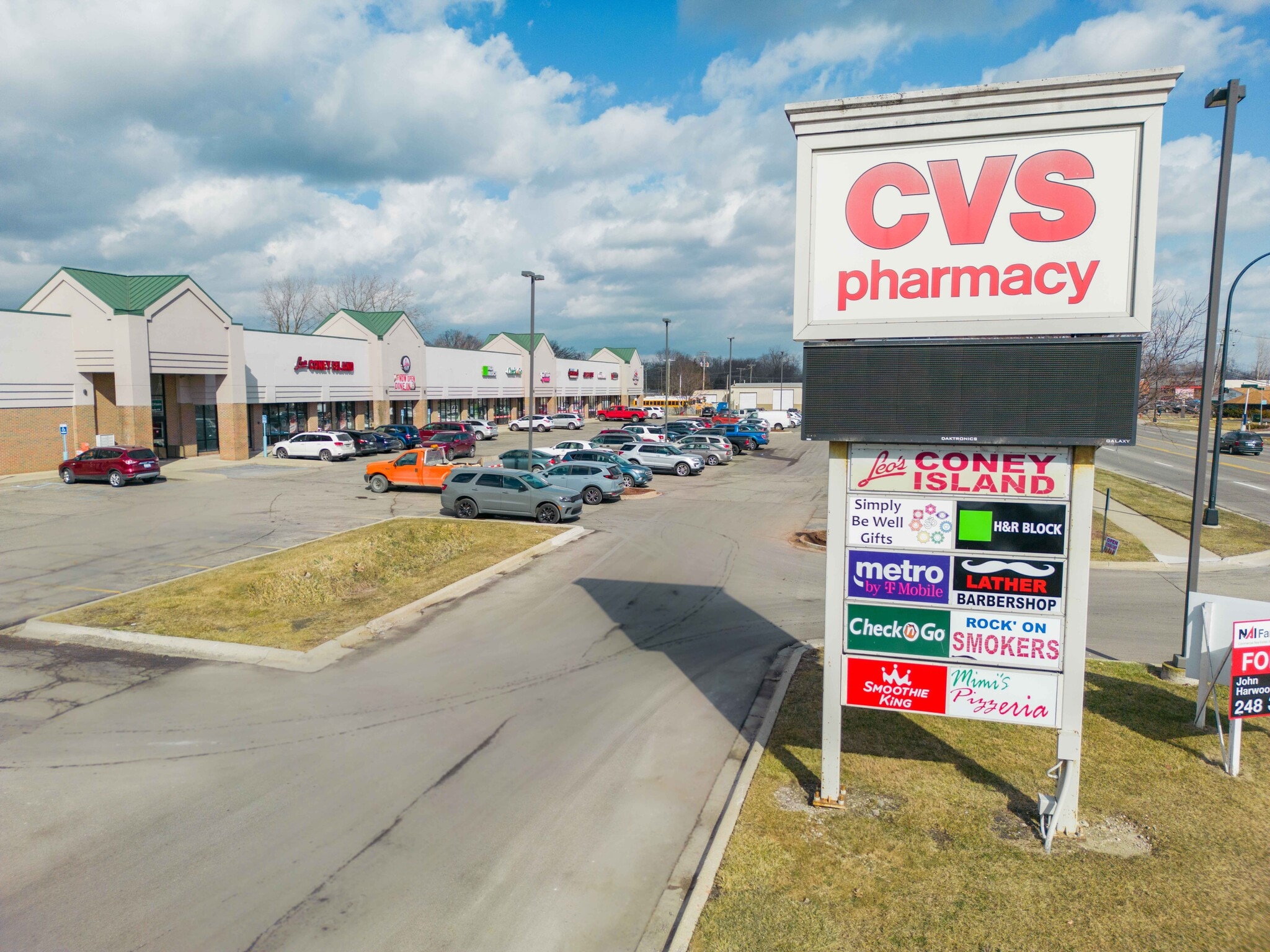 26842-27000 Telegraph Rd, Flat Rock, MI for lease Primary Photo- Image 1 of 19