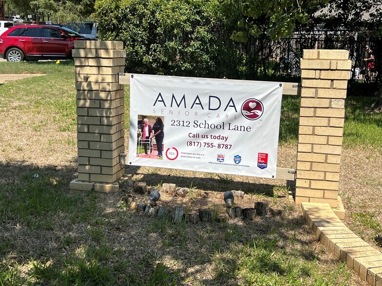 2312 School Ln, Bedford, TX à louer - Photo du bâtiment - Image 2 de 9