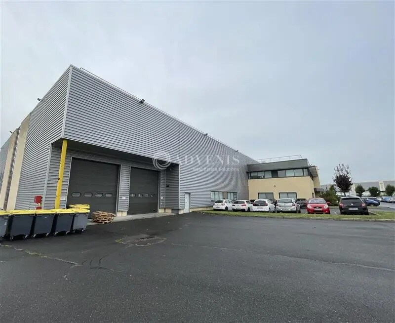 Flex in Le Mesnil-Amelot for lease Building Photo- Image 1 of 10