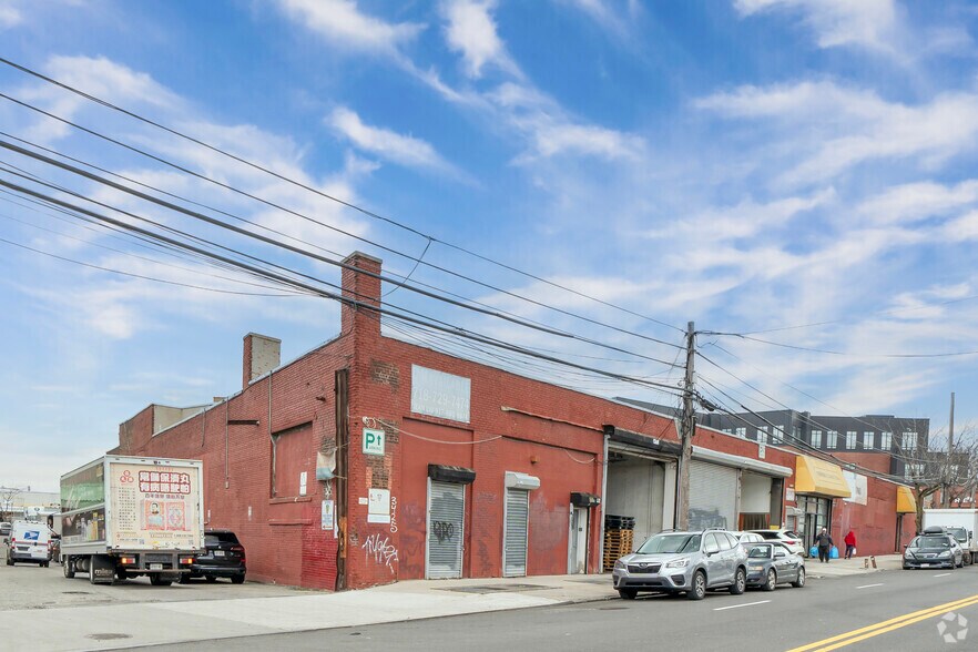 49-29 Metropolitan Ave, Maspeth, NY à louer - Photo du bâtiment - Image 1 de 6