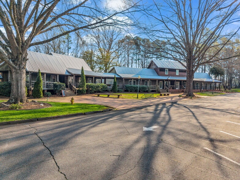 192 Fashion Cir, Rutherfordton, NC à vendre - Photo principale - Image 1 de 5