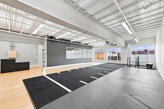 2112 Broadway St NE, Minneapolis, MN for lease Interior Photo- Image 2 of 10