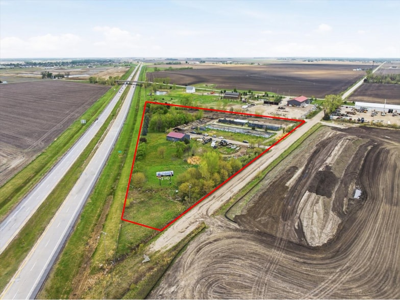 6610 N 264th Cir, Valley, NE à vendre - Photo du bâtiment - Image 2 de 17