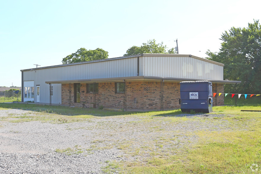 301 W Walnut St, Tecumseh, OK à vendre - Photo principale - Image 1 de 1