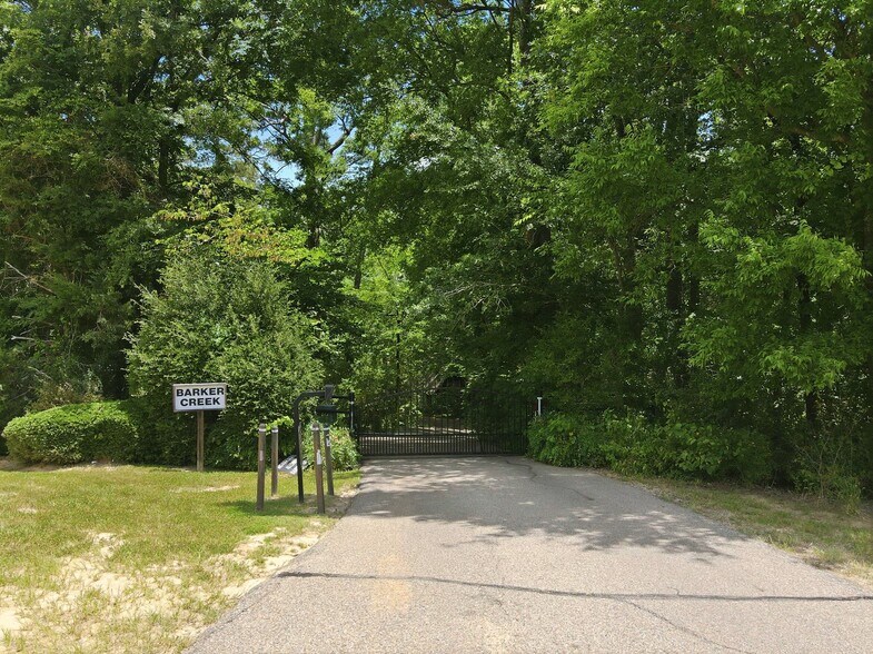 108 E Barker Creek Dr, Scroggins, TX à vendre - Vidéo sur l’inscription commerciale - Image 2 de 29