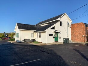 410 W Grand River Ave, Brighton, MI for lease Building Photo- Image 1 of 9