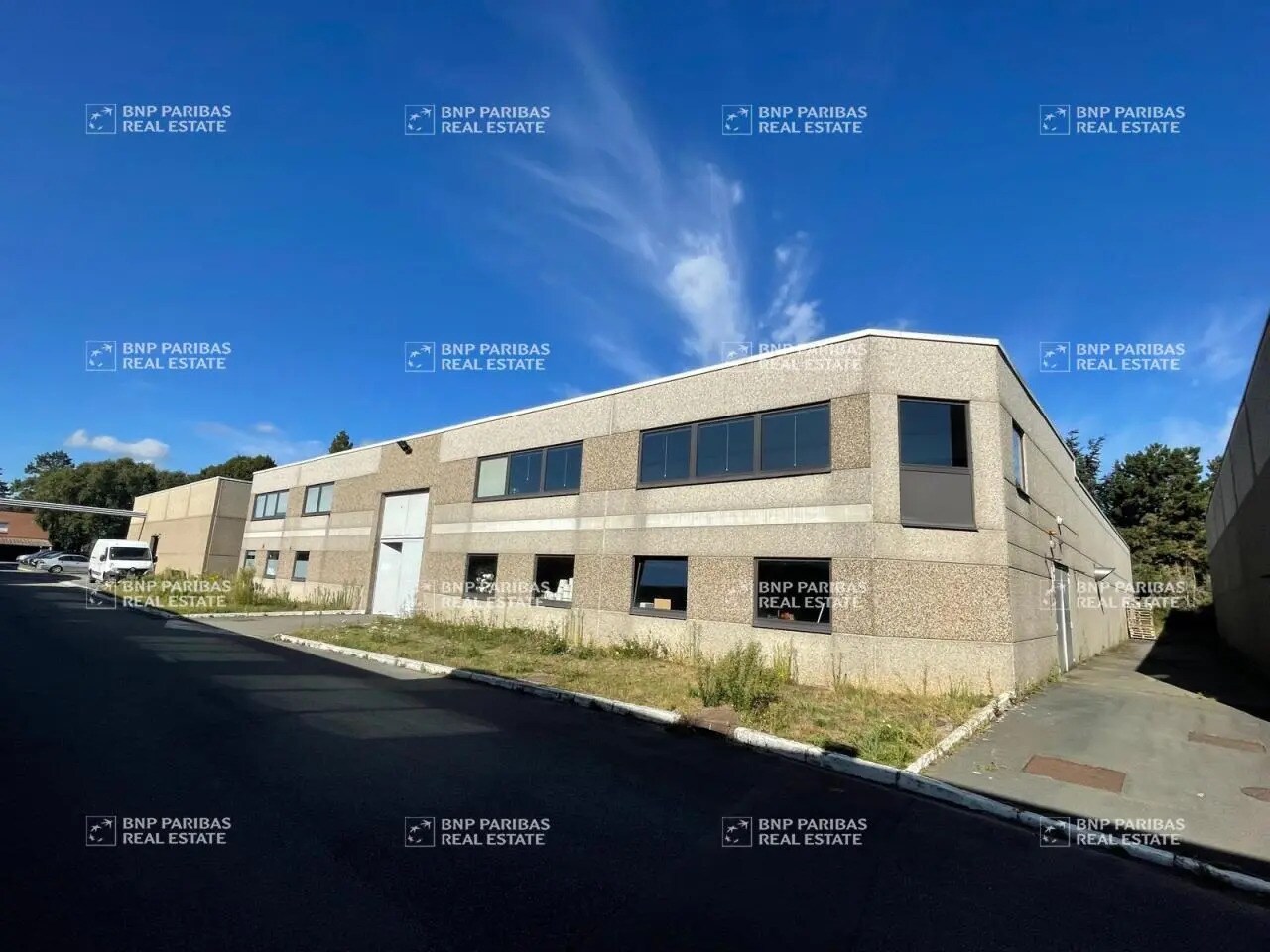 Office in Saint-André-lez-Lille for lease Building Photo- Image 1 of 31