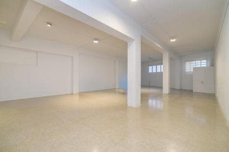 Manresa, BAR 08242 - Unit - - - Interior Photo - Image 2 of 7
