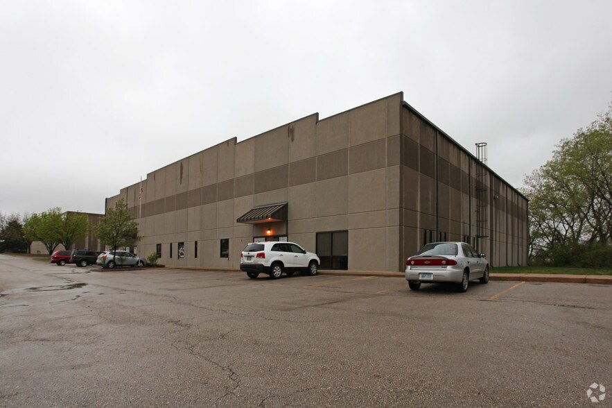 16210 W 110th St, Lenexa, KS à louer - Photo du bâtiment - Image 2 de 3