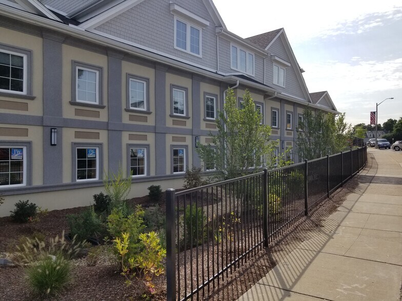 16 Milton St, Dedham, MA for lease - Building Photo - Image 2 of 6