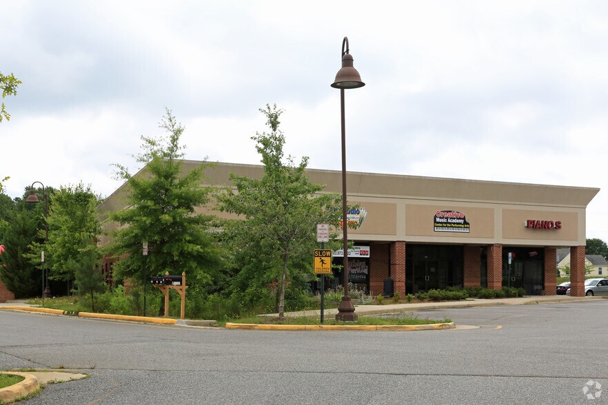 7001 Harrison Rd, Fredericksburg, VA à vendre - Photo du bâtiment - Image 2 de 7