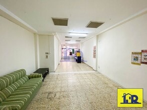 Retail in Cuenca, Cuenca for lease Interior Photo- Image 2 of 7