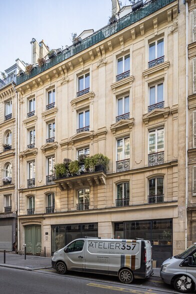 72 Rue D'Hauteville, Paris à louer - Photo du bâtiment - Image 2 de 19