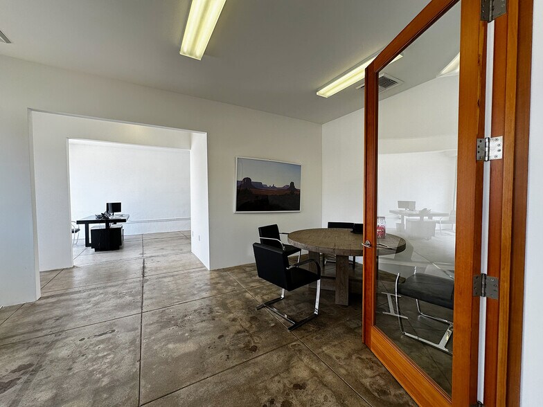 11522 W Washington Blvd, Los Angeles, CA à louer - Photo du bâtiment - Image 3 de 8