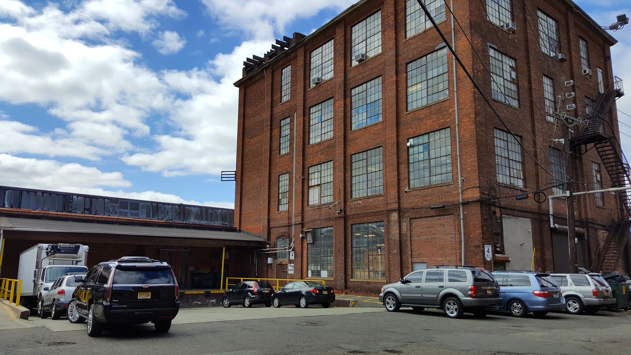 90 Dayton Ave, Passaic, NJ à louer Photo du bâtiment- Image 1 de 5