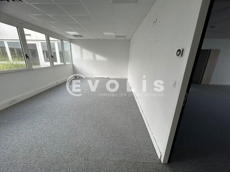 Office in Mérignac for lease - Interior Photo - Image 2 of 7
