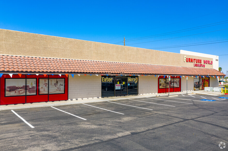 3565 E Flamingo Rd, Las Vegas, NV for lease - Building Photo - Image 2 of 12