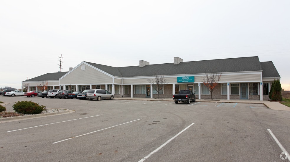 121-133 W Lansing Rd, Potterville, MI for lease - Building Photo - Image 3 of 6