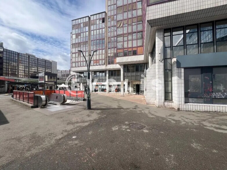 Office in Fontenay-sous-Bois for lease - Building Photo - Image 2 of 18