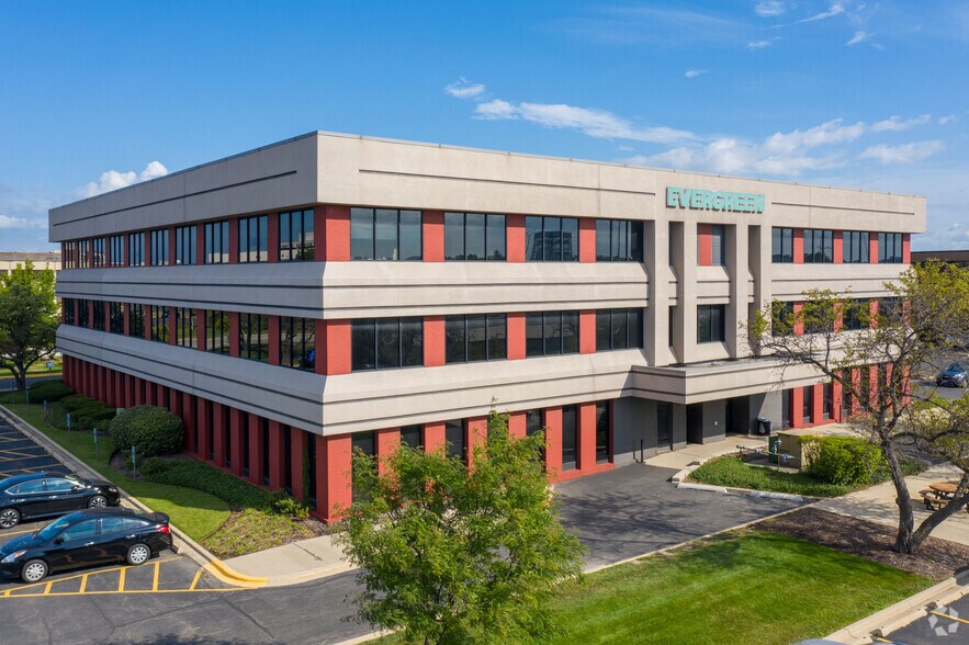 823 Commerce Dr, Oak Brook, IL à louer - Photo du bâtiment - Image 3 de 16