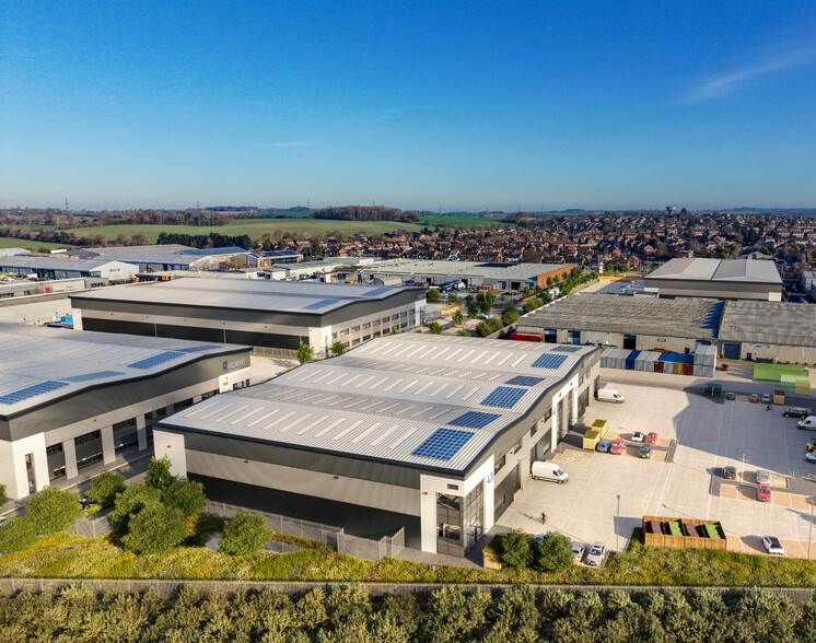Sundon Park Rd, Streatley for lease - Building Photo - Image 3 of 8