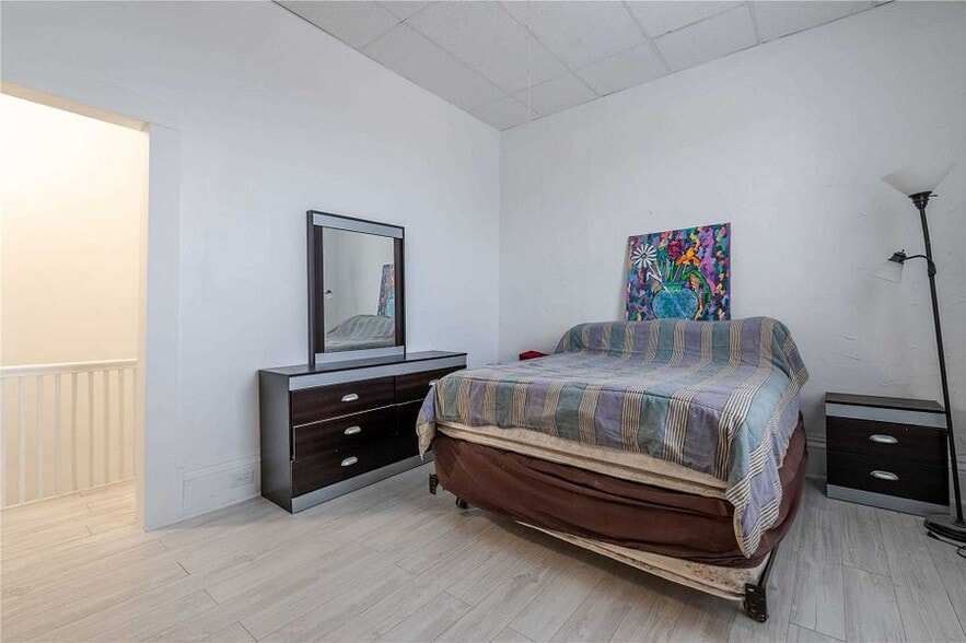59-61 Mary St, Barrie, ON for sale - Interior Photo - Image 3 of 8