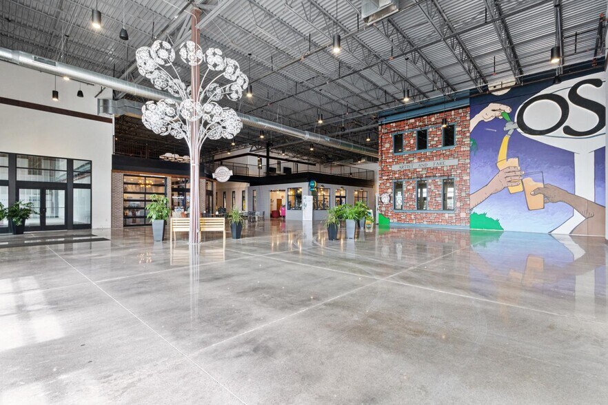 1800 Plover Rd, Plover, WI à louer - Photo du bâtiment - Image 3 de 28