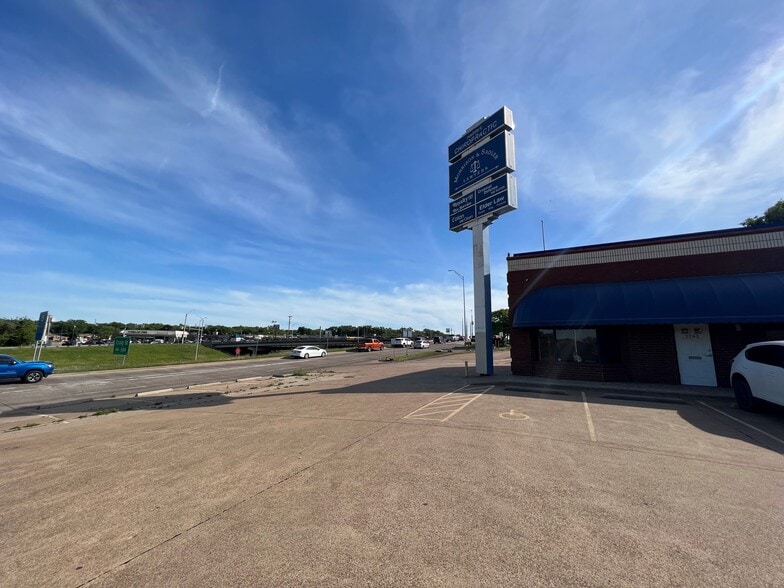 2232 E Loop 820, Fort Worth, TX for lease - Building Photo - Image 2 of 4