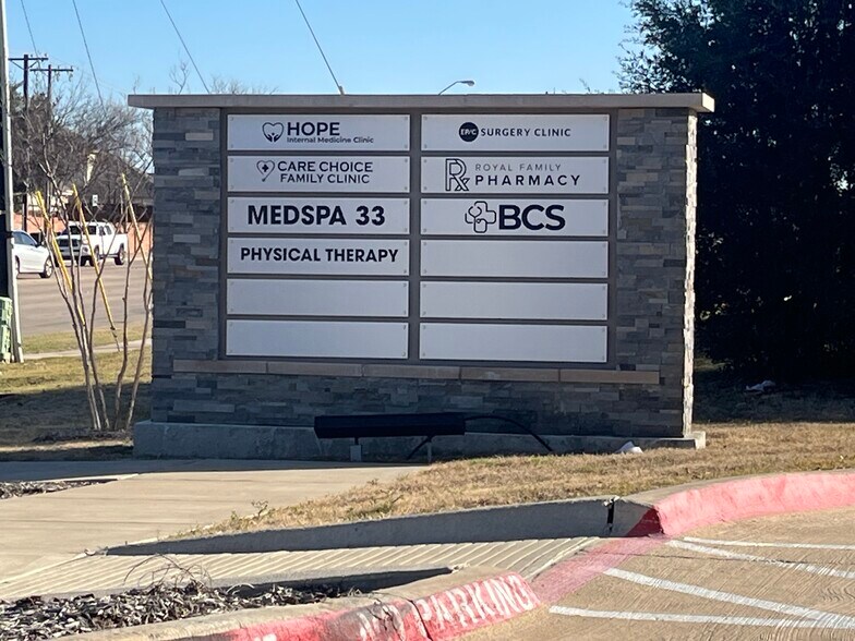 525 Shiloh Rd, Plano, TX à louer - Photo du bâtiment - Image 3 de 27