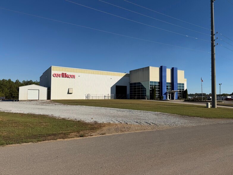 109 Parkway E, Pell City, AL à vendre - Photo du bâtiment - Image 2 de 8