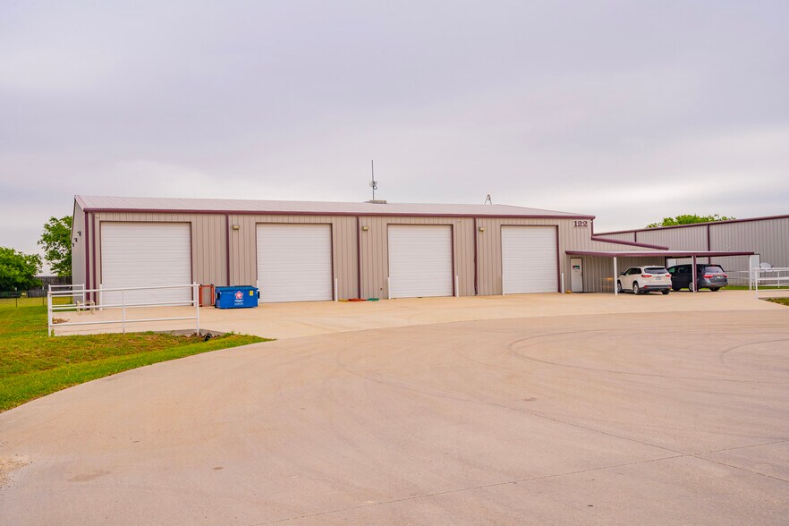 113 METROTEX, Haslet, TX à louer - Photo du bâtiment - Image 2 de 30
