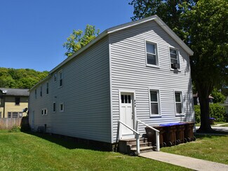 Plus de détails pour 130 E Spruce St, Titusville, PA - Multi-résidentiel à vendre