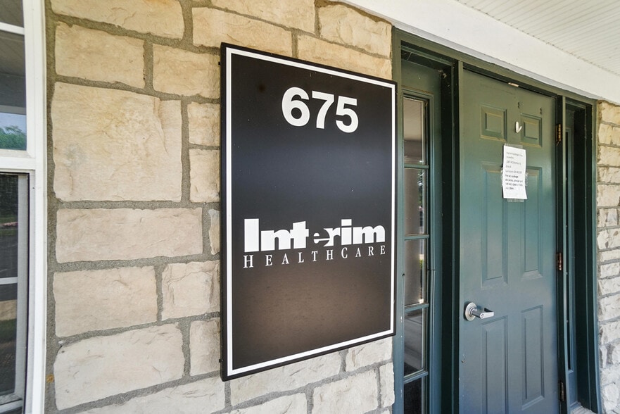 675-681 Hopewell Dr, Heath, OH for lease - Building Photo - Image 2 of 12