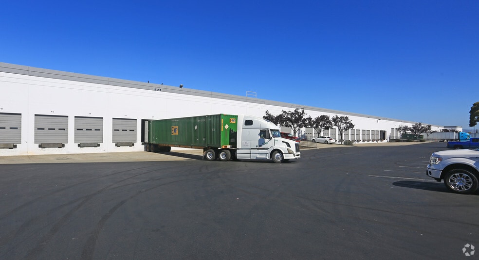 2802-2852 W Winton Ave, Hayward, CA à louer - Photo du bâtiment - Image 2 de 2