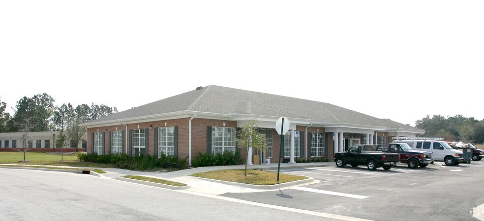 6816 Southpoint Pky, Jacksonville, FL à louer - Photo du bâtiment - Image 2 de 6