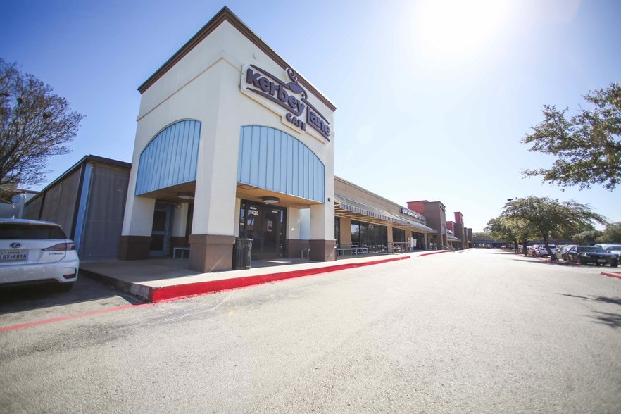 2120-2132 N Mays St, Round Rock, TX for lease - Building Photo - Image 1 of 5