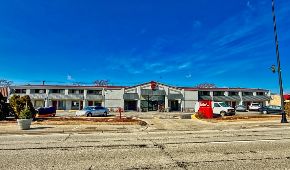 9424 Waukegan Rd, Morton Grove, IL for sale - Building Photo - Image 2 of 9
