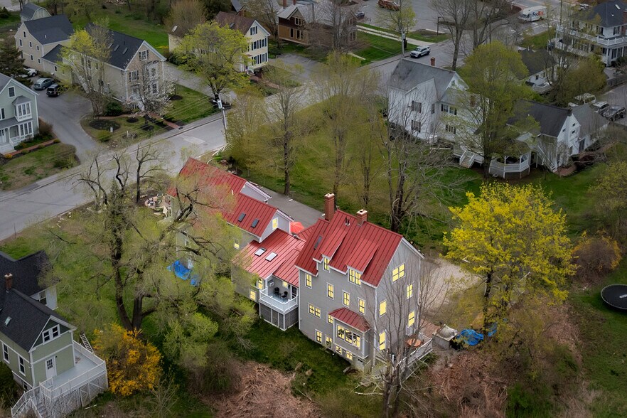 11 Holbrook St, Freeport, ME à vendre - Photo du bâtiment - Image 3 de 36