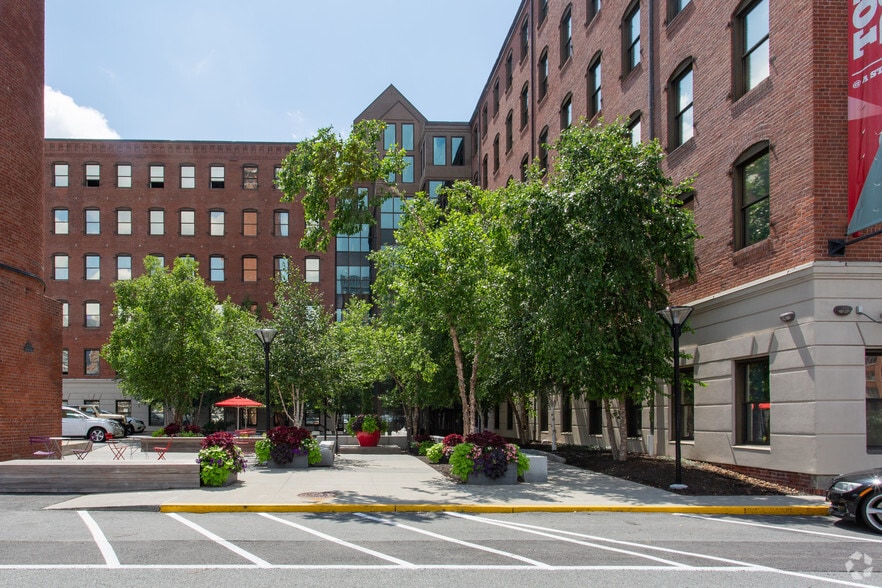 27-43 Wormwood St, Boston, MA for lease - Building Photo - Image 2 of 9