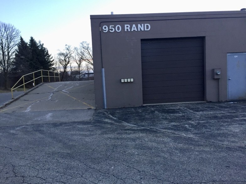 1000 N Rand Rd, Wauconda, IL à vendre - Photo du bâtiment - Image 2 de 7