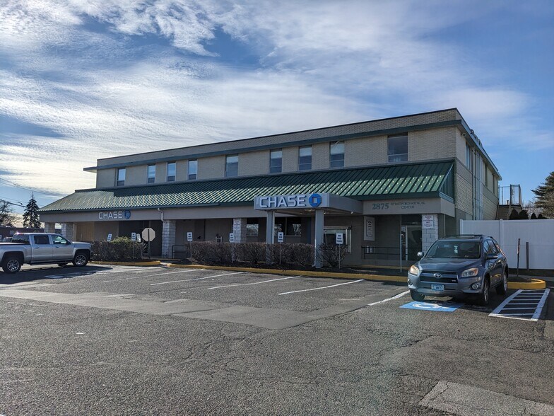 1030-1040 Barnum Ave, Stratford, CT à louer - Photo du bâtiment - Image 2 de 6