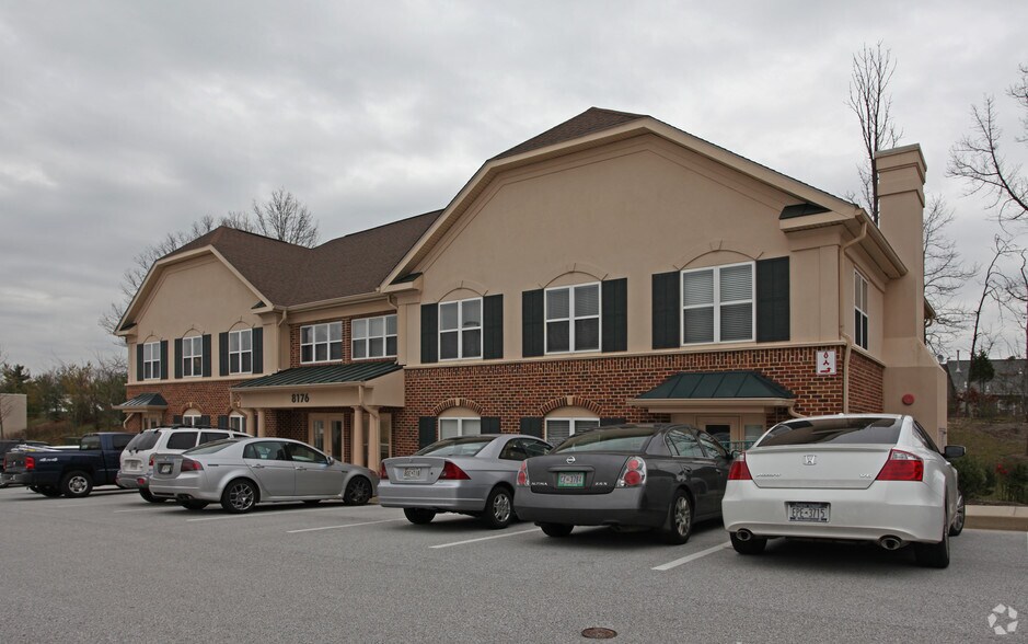 8176 Lark Brown Rd, Elkridge, MD à vendre - Photo principale - Image 1 de 7