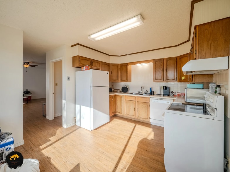 840-846 Grant St, Douglas, WY for sale - Interior Photo - Image 2 of 6