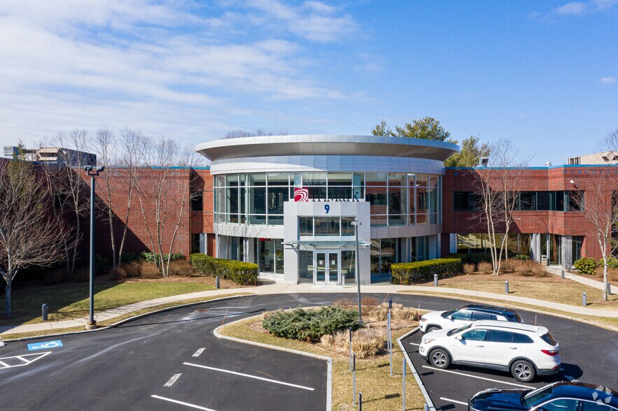 9-11 Hampshire St, Mansfield, MA à louer - Photo du bâtiment - Image 3 de 14