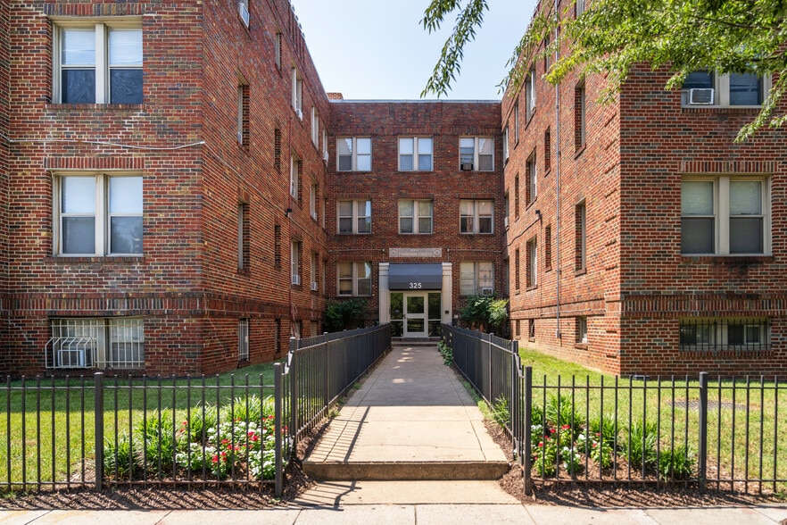 315-325 Franklin St NE, Washington, DC for sale - Building Photo - Image 2 of 14