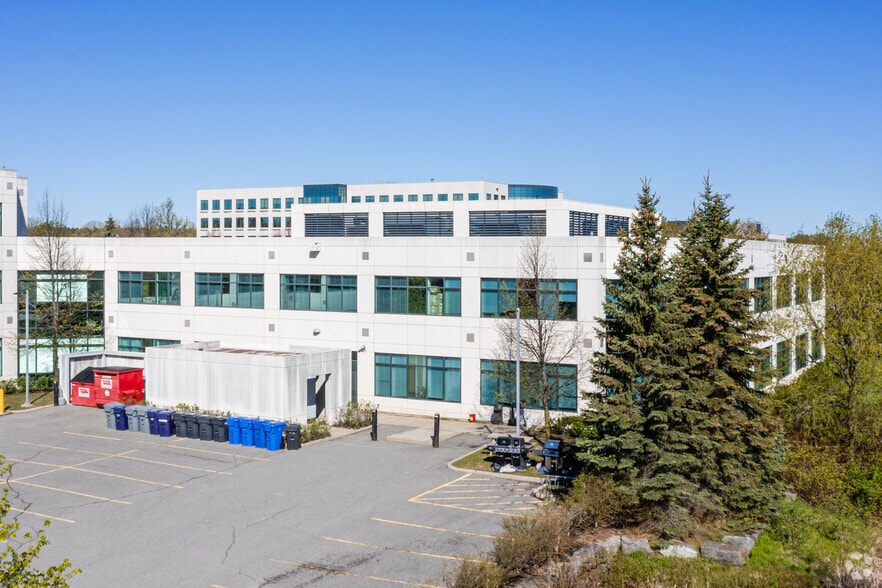 1125 Innovation Dr, Ottawa, ON for lease - Building Photo - Image 3 of 6