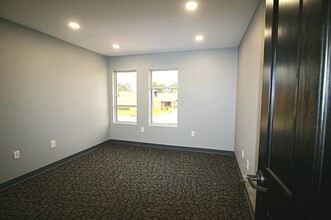 9522 Brookline Ave, Baton Rouge, LA for lease Interior Photo- Image 1 of 4