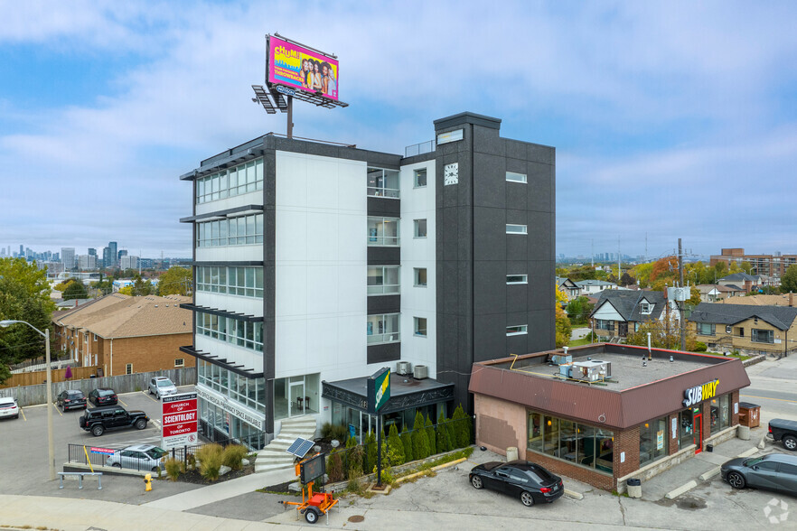 1880 O'Connor Dr, Toronto, ON à louer - Photo du bâtiment - Image 3 de 5