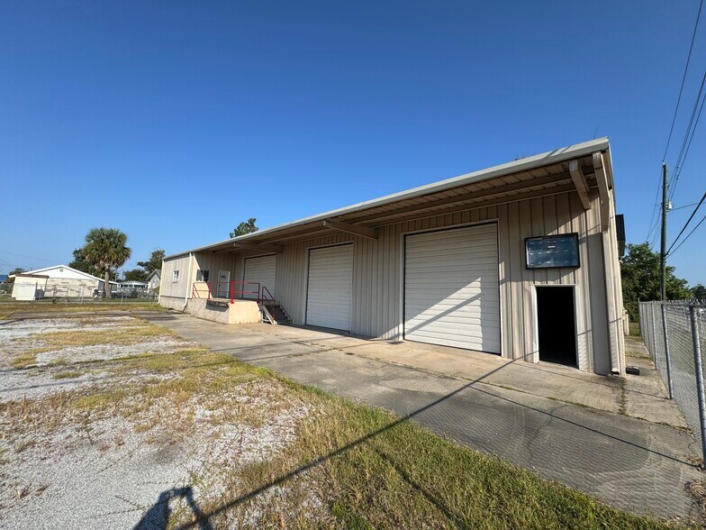 1605 W 16th St, Panama City, FL à vendre - Photo du bâtiment - Image 2 de 19